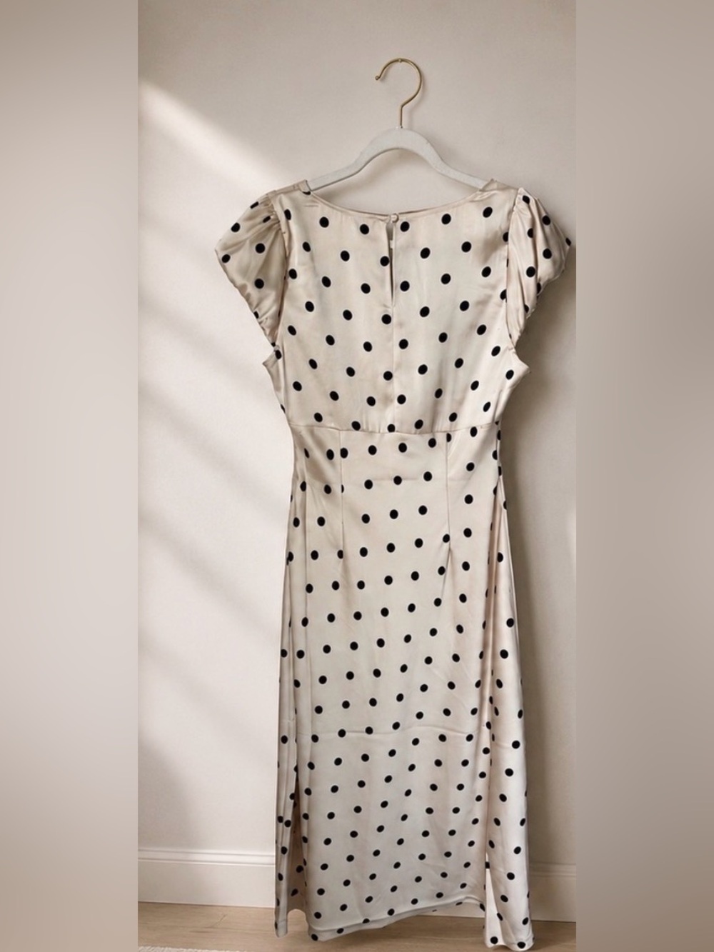 VIRAL NEW CAMILA COELHO POLKA DOT BUTTERFLY LACE DETALS DRESS M
🚨NO DISCOUNT - Picture 8 of 16